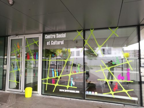 Lettrage vitrine centre social