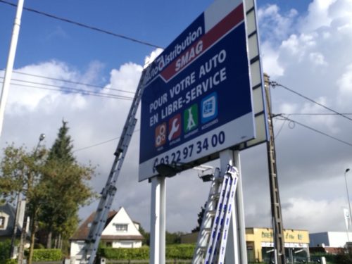 Pré-enseigne auto distribution