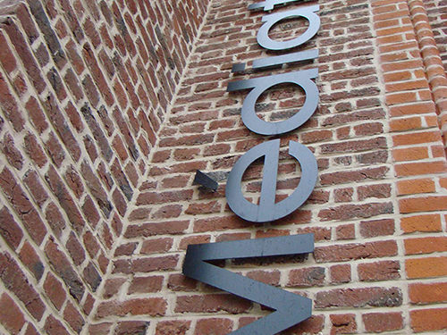Lettres découpées Médiathèque